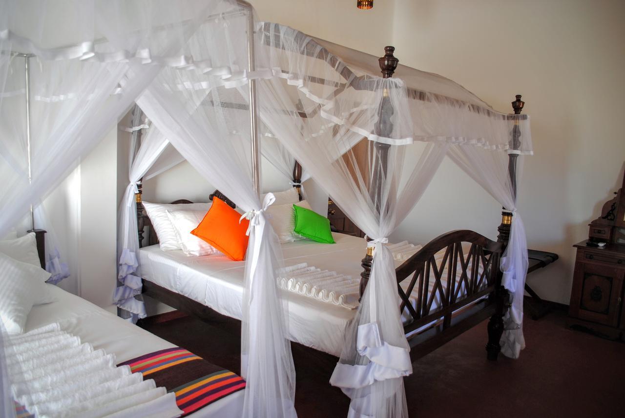 Miura Dutch Edge Hotel Negombo Exterior foto