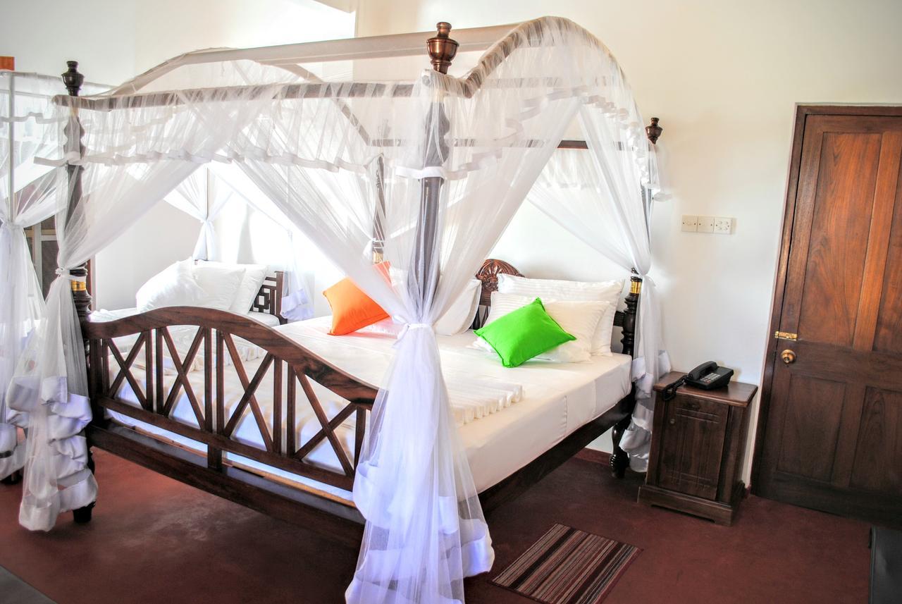 Miura Dutch Edge Hotel Negombo Exterior foto